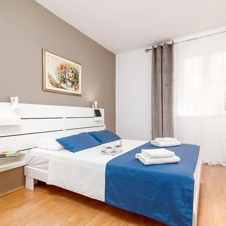 With A Parking Space - 18334 Apartmán