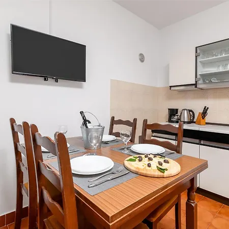 With A Parking Space - 18334 Apartman