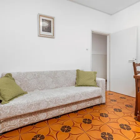 With A Parking Space - 18334 Apartman Fažana