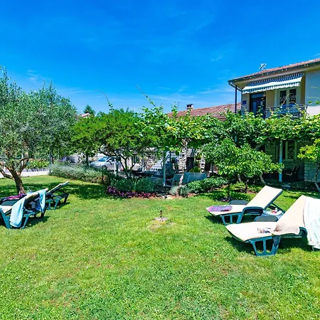 With A Parking Space - 18334 Apartman